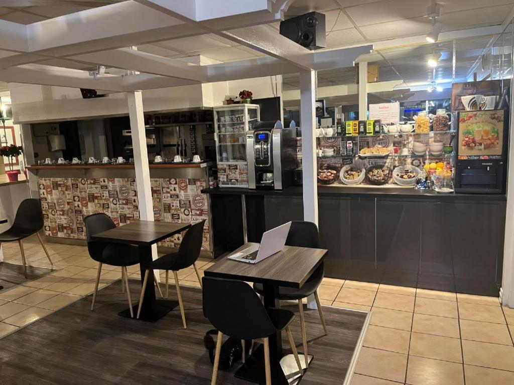 Brit Hotel Essentiel Pau Lescar Εξωτερικό φωτογραφία