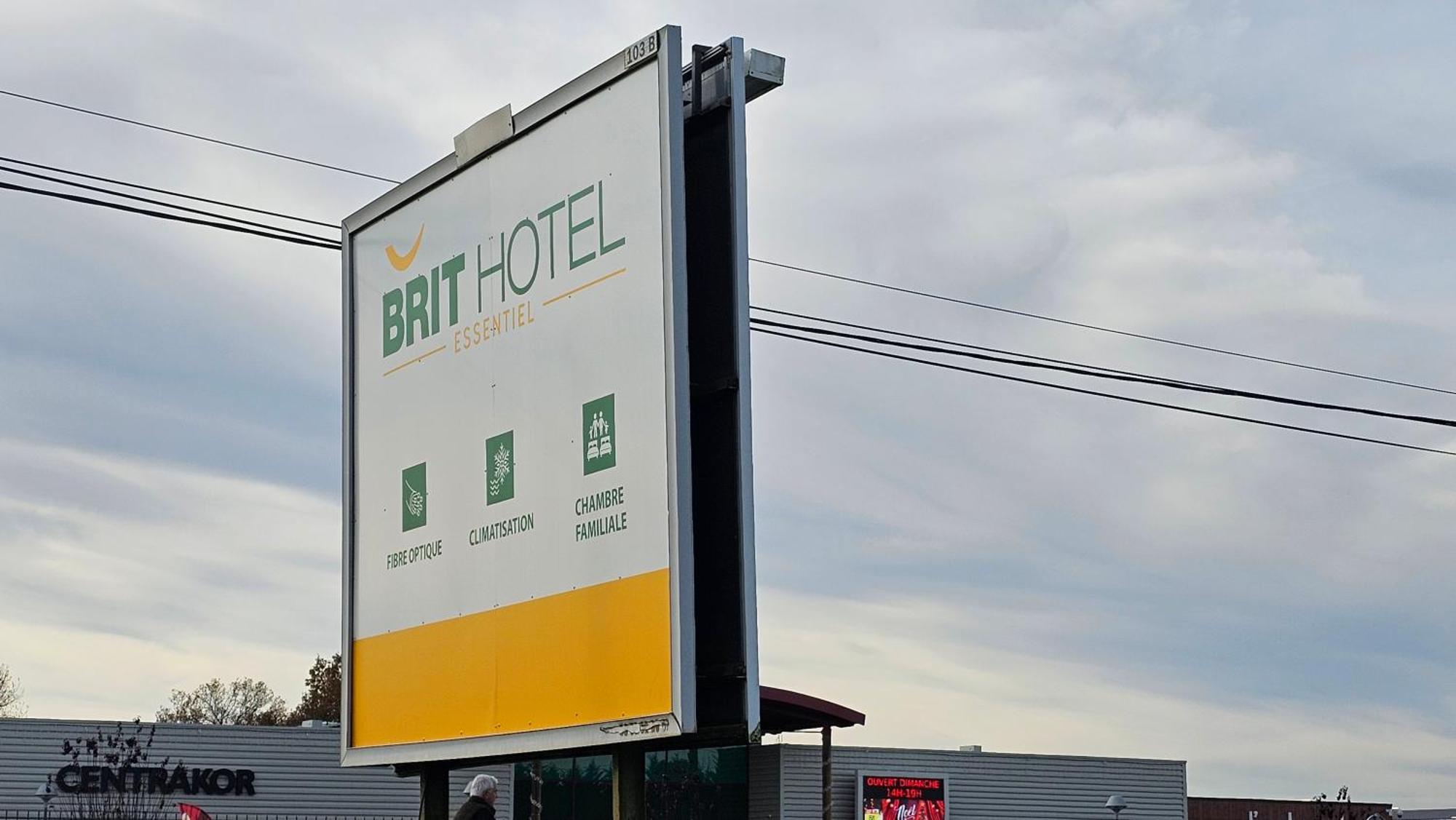 Brit Hotel Essentiel Pau Lescar Εξωτερικό φωτογραφία