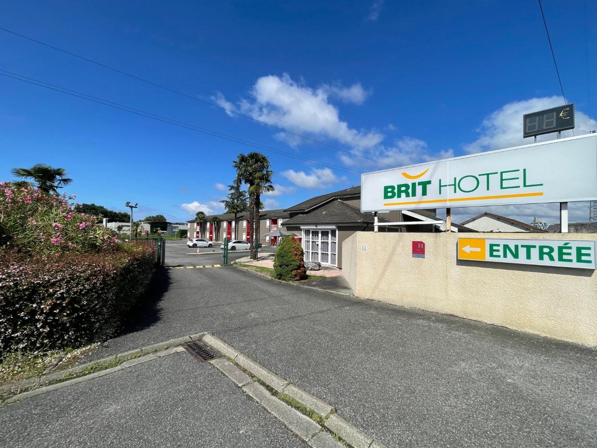 Brit Hotel Essentiel Pau Lescar Εξωτερικό φωτογραφία