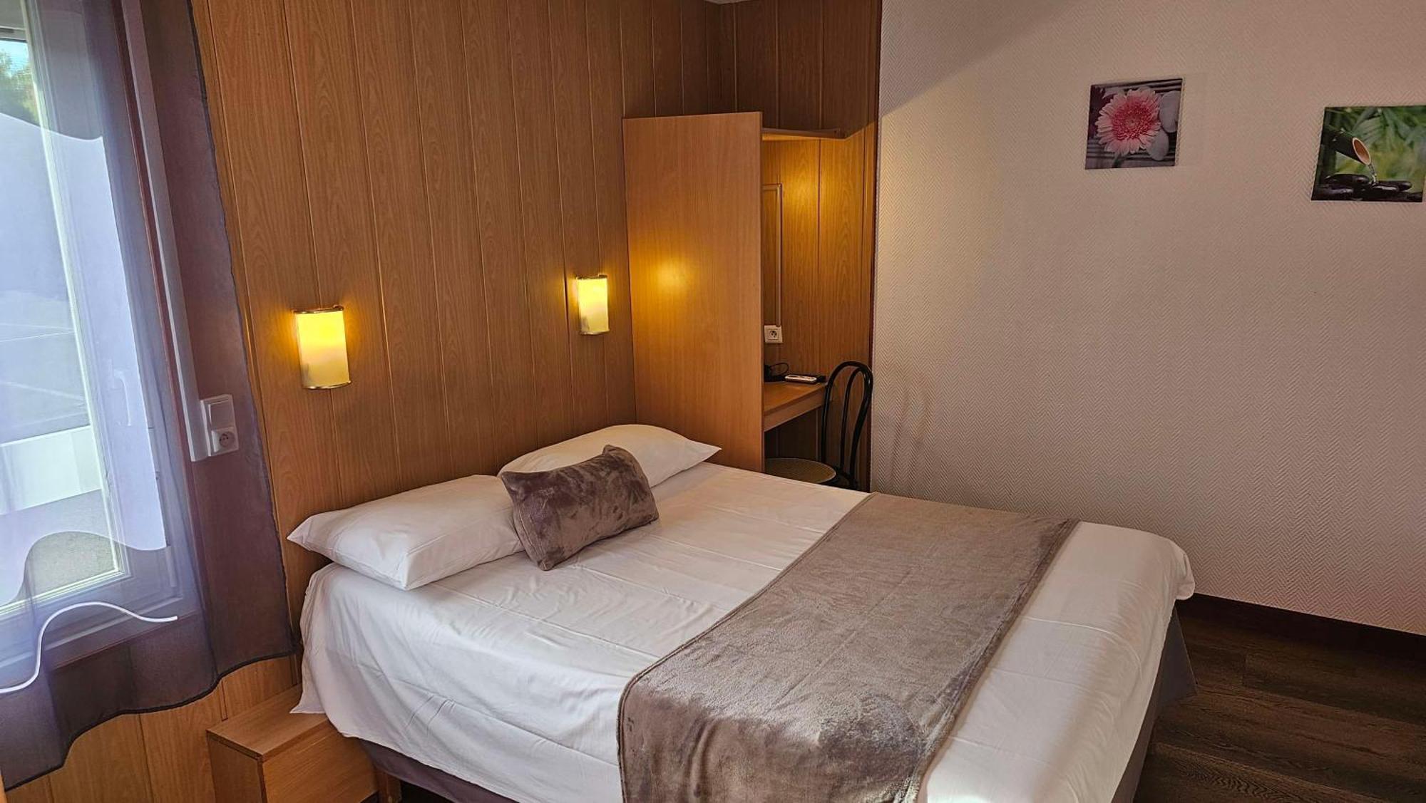 Brit Hotel Essentiel Pau Lescar Εξωτερικό φωτογραφία