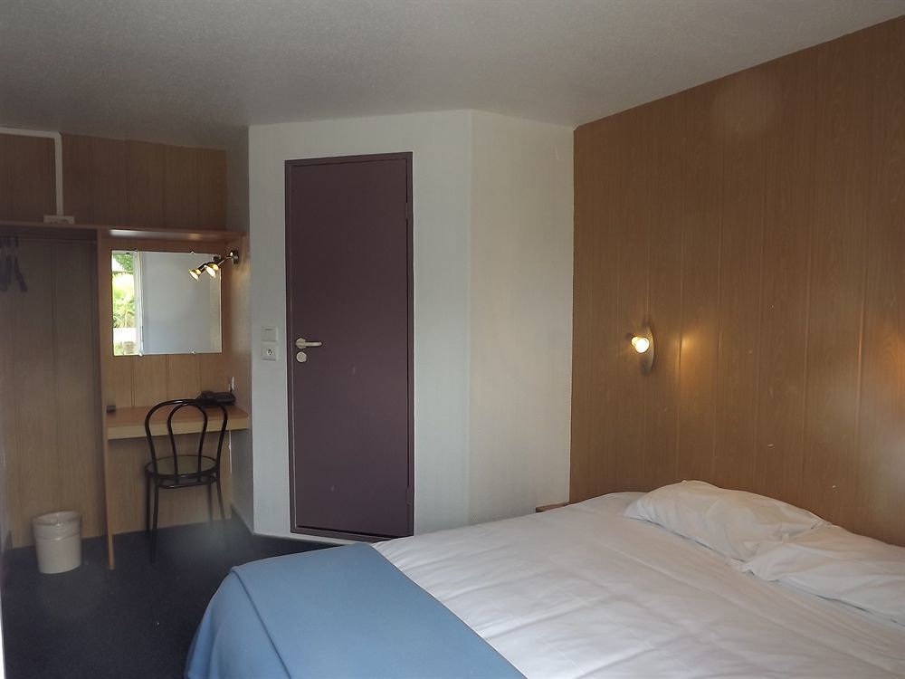 Brit Hotel Essentiel Pau Lescar Εξωτερικό φωτογραφία